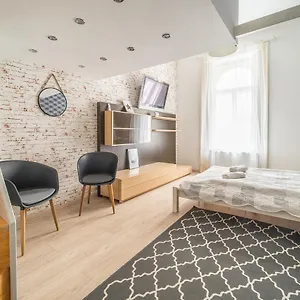 Apartamento Susan Near Blaha Lujza Square, Budapest